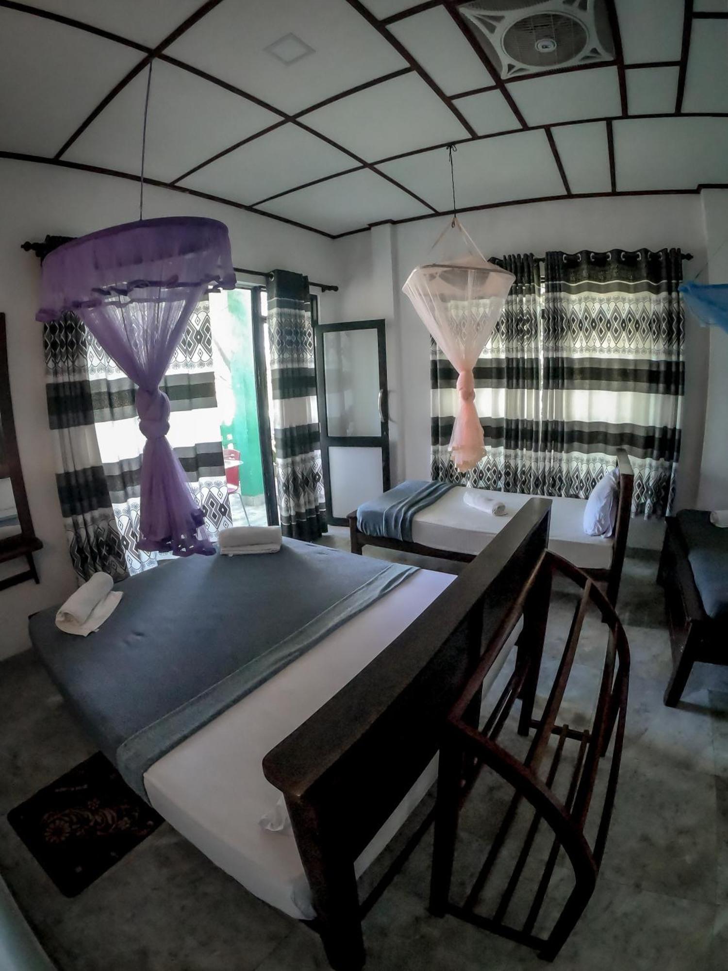 9 Arch View Rest Inn Елла Екстер'єр фото