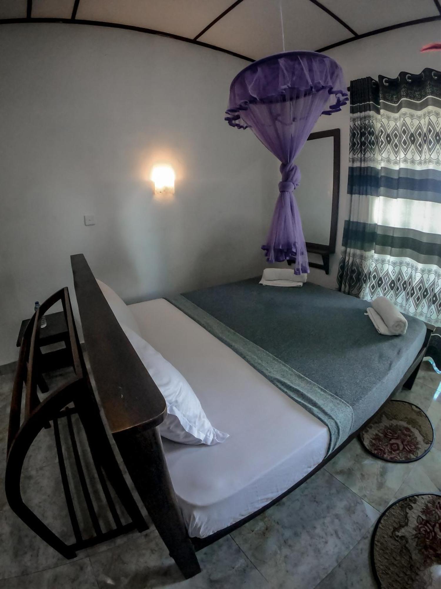 9 Arch View Rest Inn Елла Екстер'єр фото