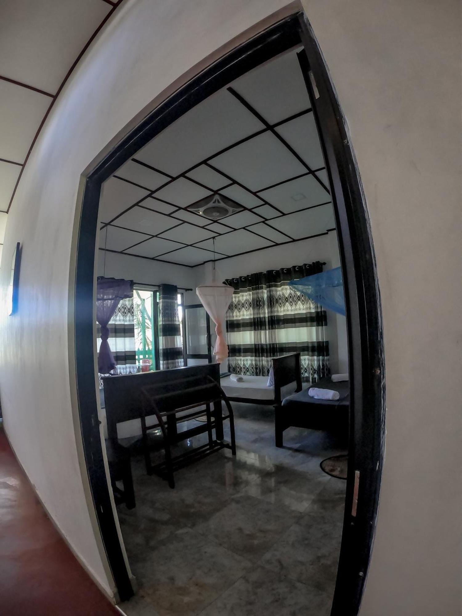 9 Arch View Rest Inn Елла Екстер'єр фото