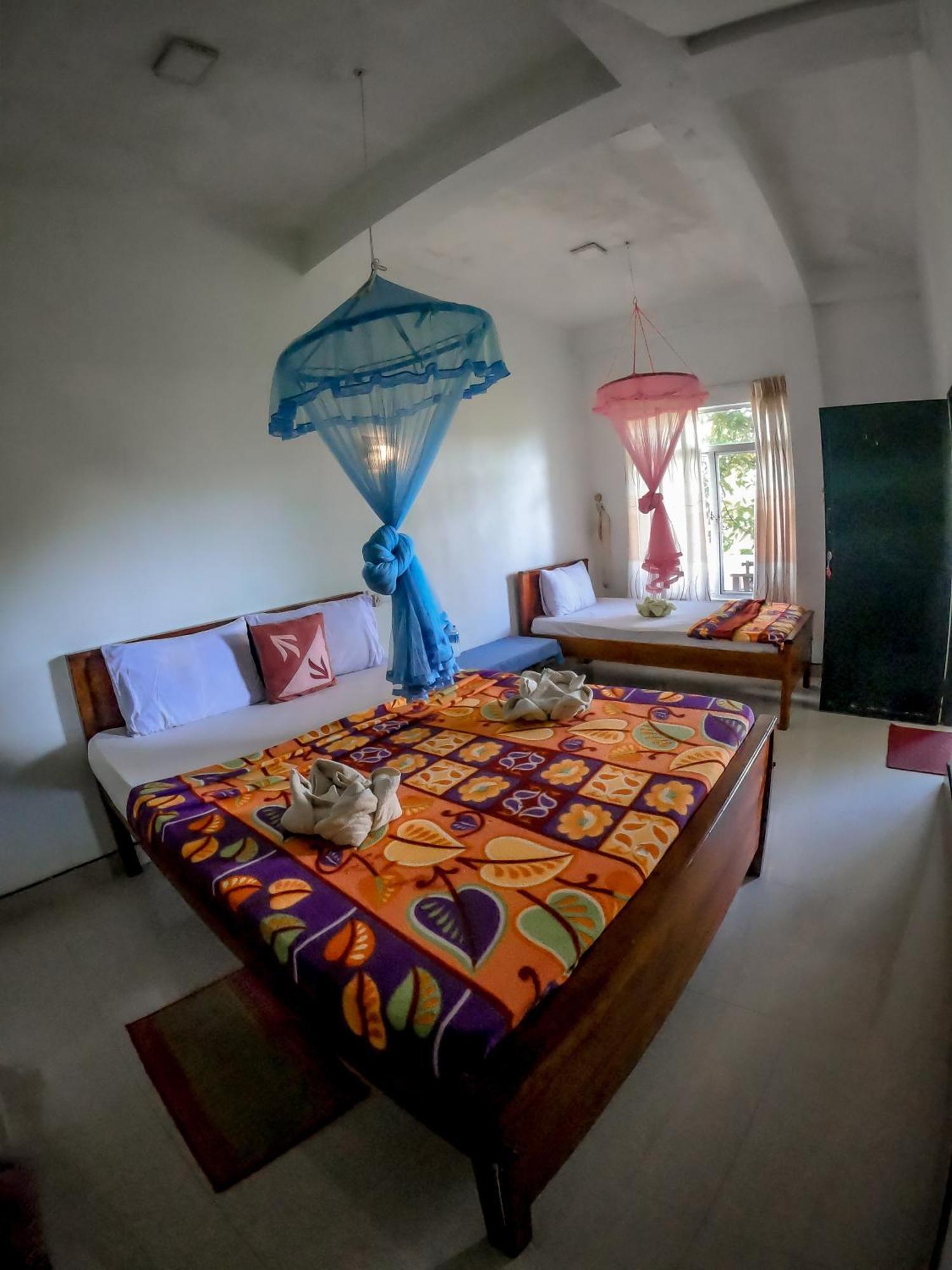 9 Arch View Rest Inn Елла Екстер'єр фото