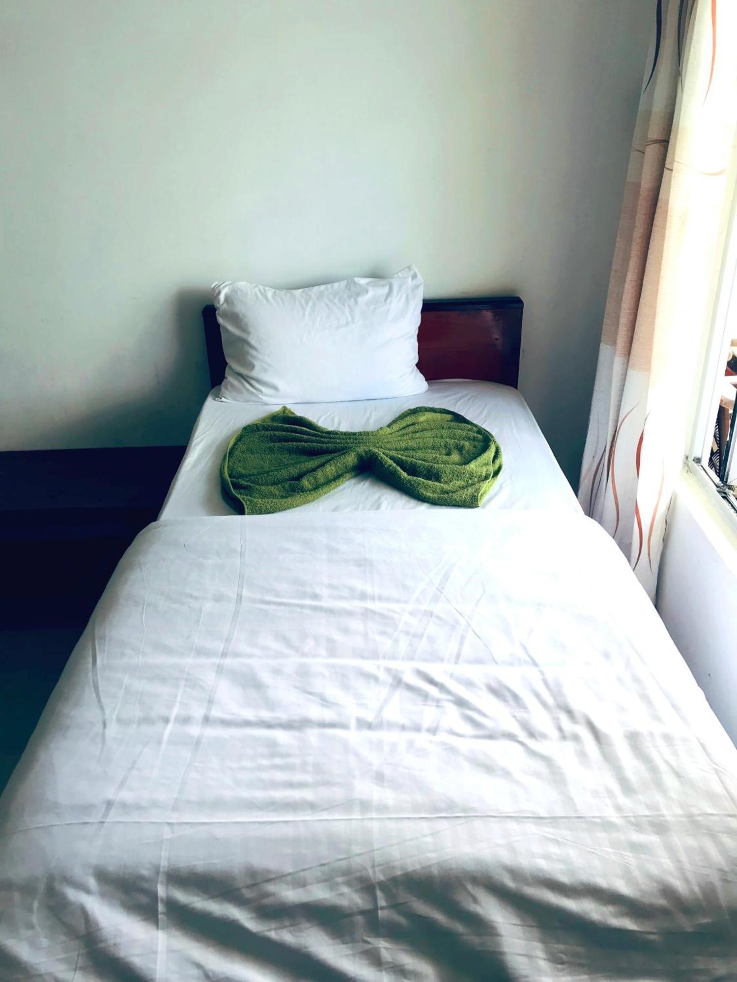 9 Arch View Rest Inn Елла Екстер'єр фото