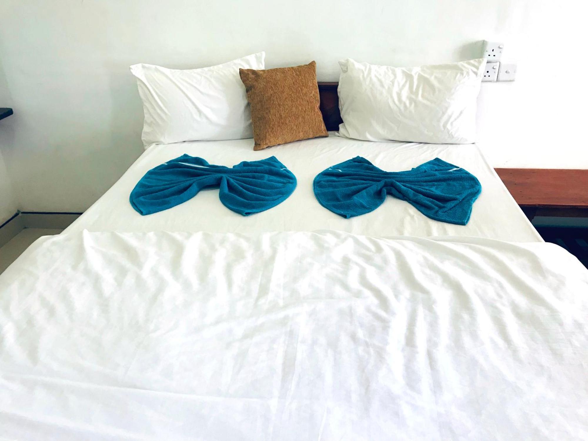 9 Arch View Rest Inn Елла Екстер'єр фото