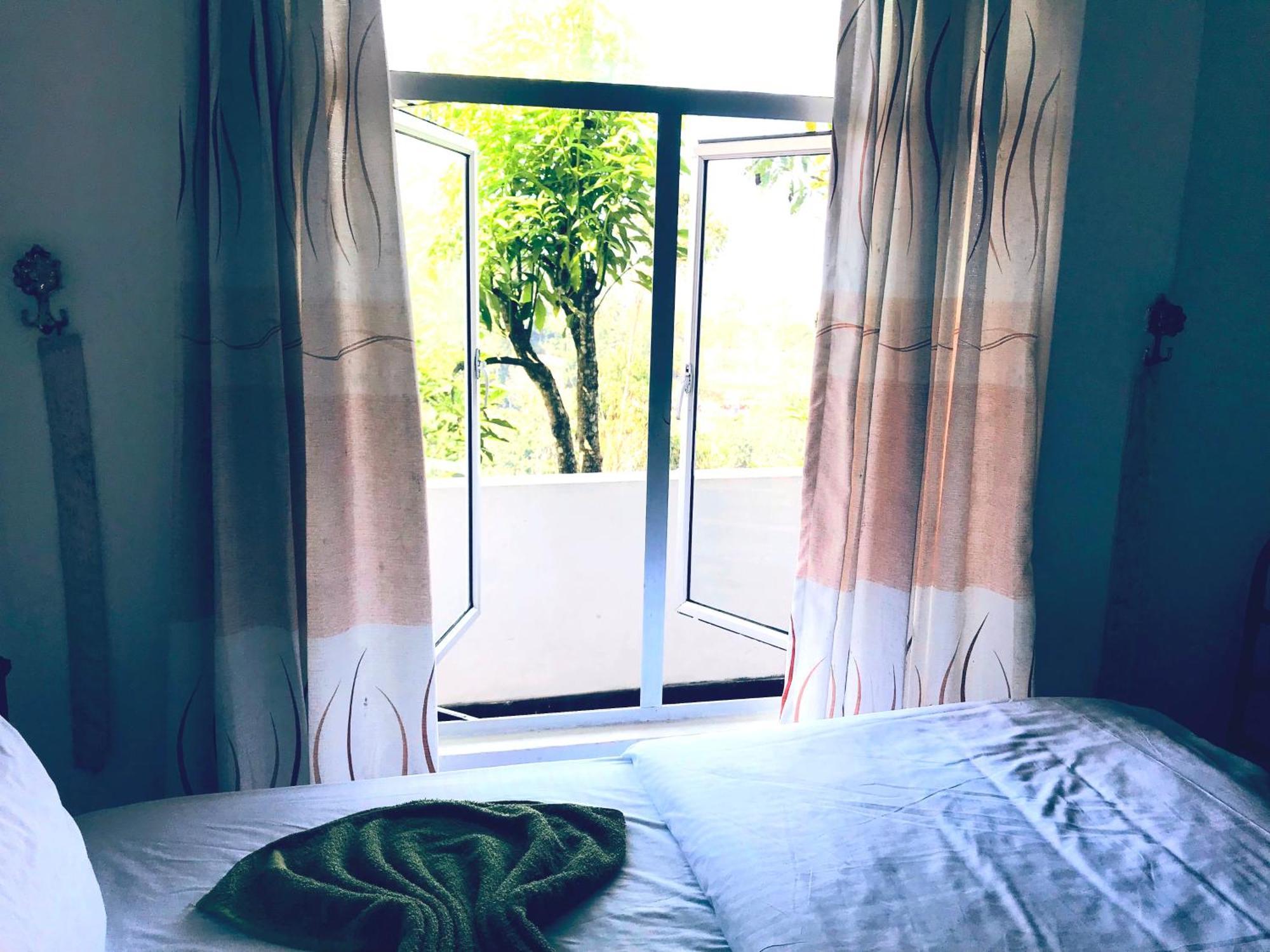 9 Arch View Rest Inn Елла Екстер'єр фото