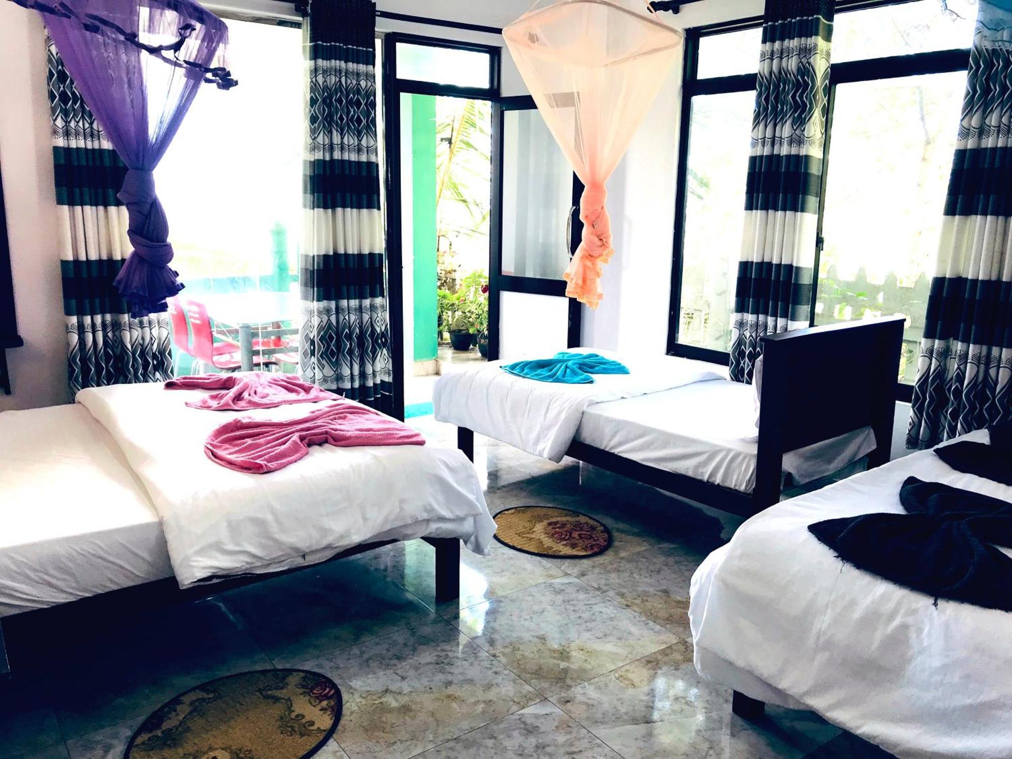 9 Arch View Rest Inn Елла Екстер'єр фото